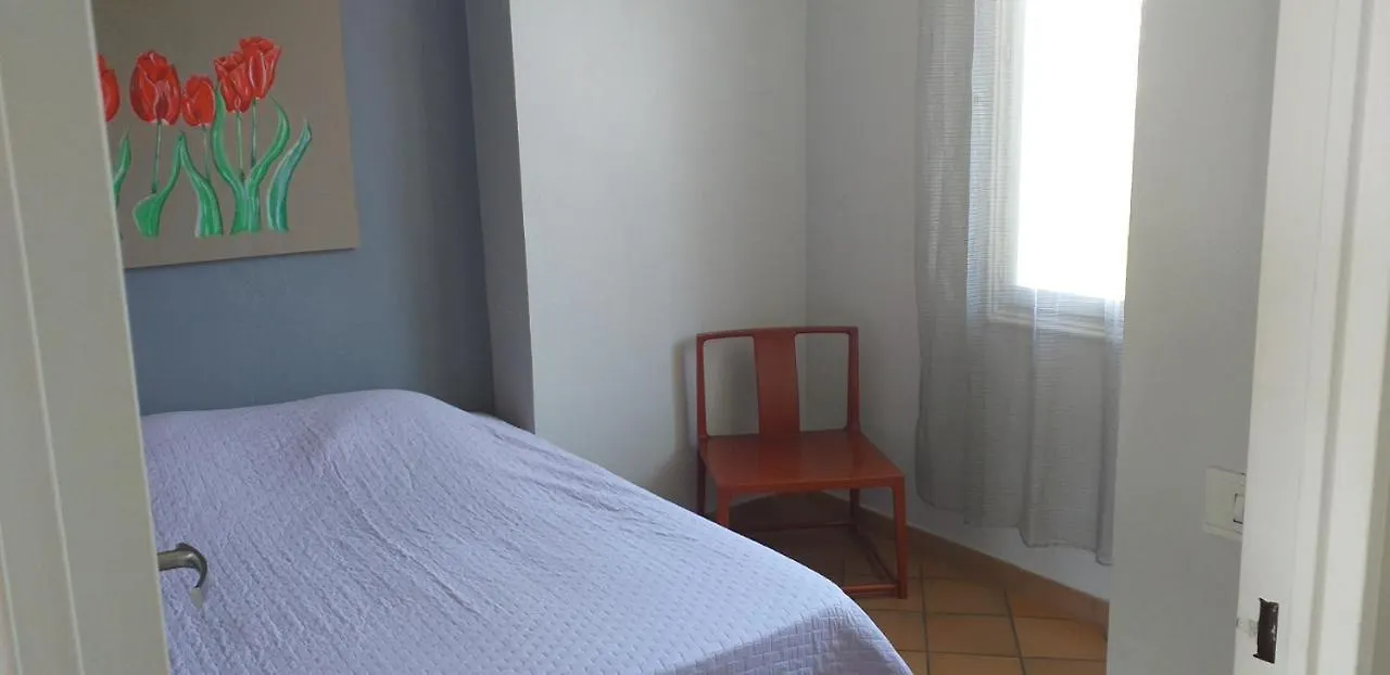 Sur Le Quai De Port Frejus Apartment 0*,